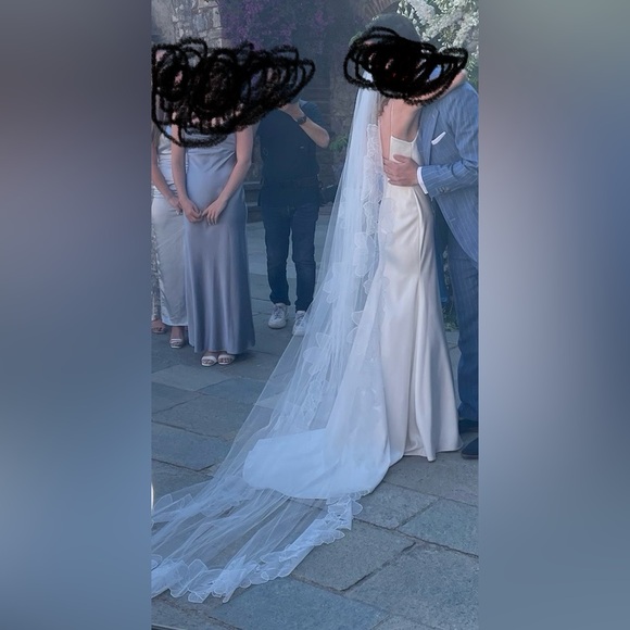 Lela Rose | The Mayfair Veil | Fall 2024 | Color: Soft White - Picture 2 of 4